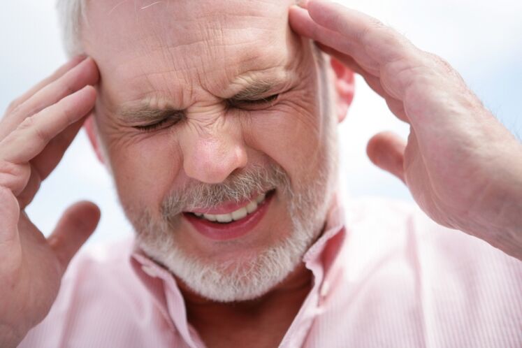 Зараження гельмінтами може спровокувати появу головного болю. 